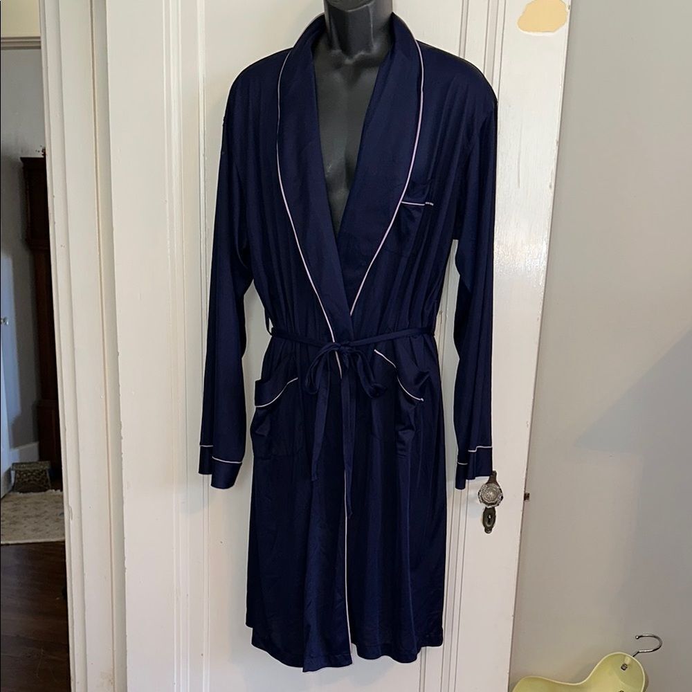 Vintage 60s Paris brand men’s navy blue triacetate/nylon robe with lavender trim